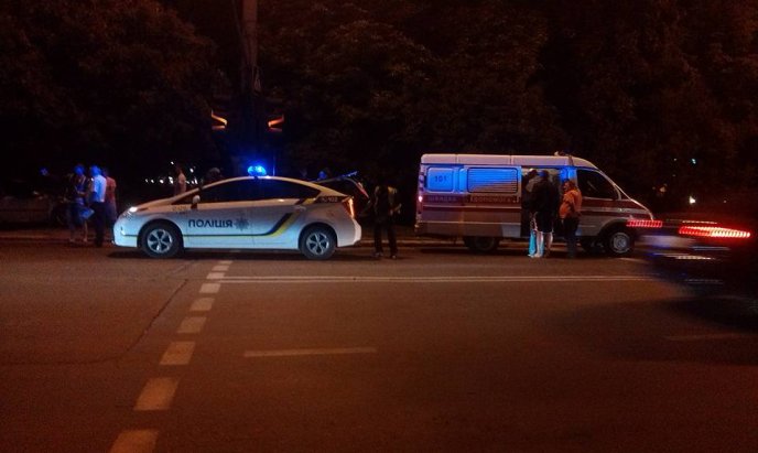 В Ужгороді дві автівки зіткнулись лоб в лоб: є поранений – 01