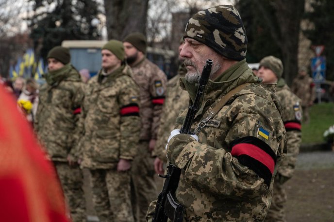 В Ужгороді поховали Героя, який захищав Україну з початку повномасштабного вторгнення – 06 В Ужгороді поховали Героя, який захищав Україну з початку повномасштабного вторгнення – 06