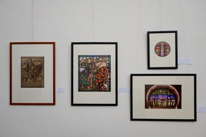 В обласному центрі відкрили виставку «Забарвлене сонячне світло» – 06