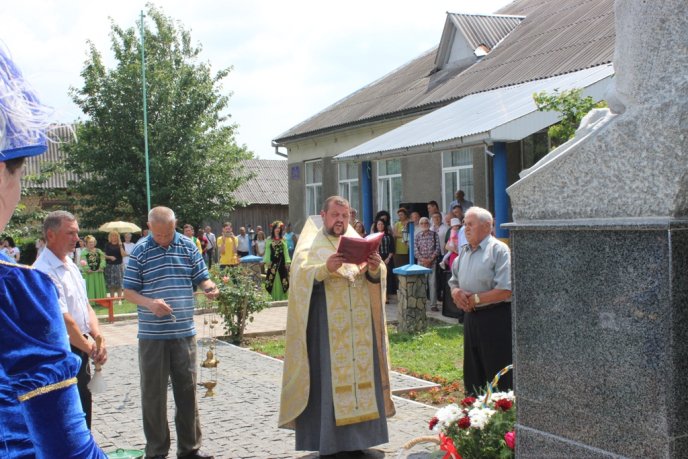 У Климовиці відкрили пам’ятник всесвітньовідомому закарпатцю – 14