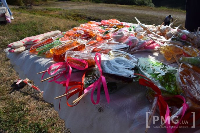 "Успенський" ярмарок у Мукачеві: ціни на смаколики – 05