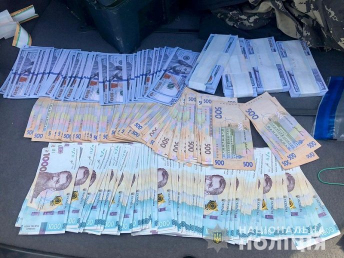 Бійці КОРДу затримали чоловіків: що коїлось на одному із пунктів пропуску – 02