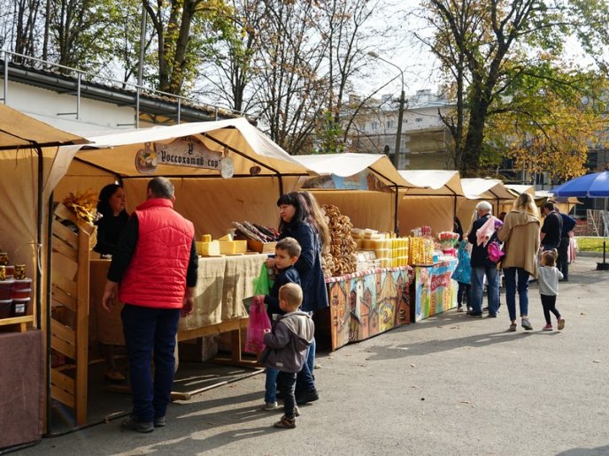 «Бабине літо у Боздоському парку»: в Ужгороді триває фестиваль-ярмарок – 28 «Бабине літо у Боздоському парку»: в Ужгороді триває фестиваль-ярмарок – 28