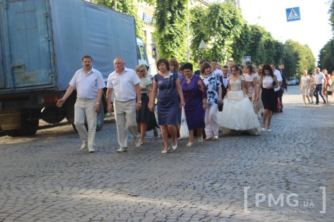 У Мукачеві стартував парад випускників – 13