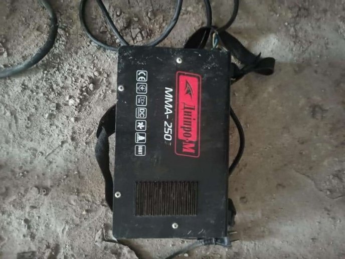 У ромському поселенні на Мукачівщині знайшли чимало крадених речей: опубліковано фото – 02