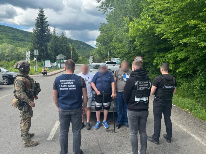 У Держприкордонслужбі розповіли, що відбувалось біля одного з КПП на Закарпатті – 01