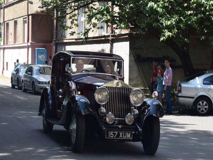 80 ретроавтомобілів і мотоциклів їздили вулицями Ужгорода – 01 80 ретроавтомобілів і мотоциклів їздили вулицями Ужгорода – 01