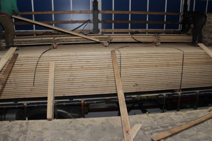 У пиломатеріалах, які перевозив чоловік, знаходилося 95 тисяч пачок цигарок – 11