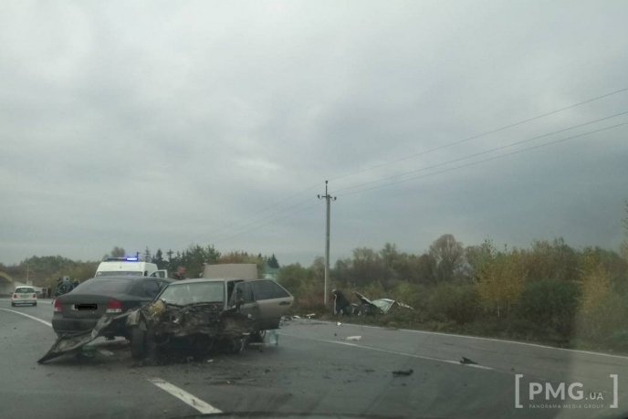 Аварія на трасі "Київ-Чоп": зіткнулося кілька авто – 03