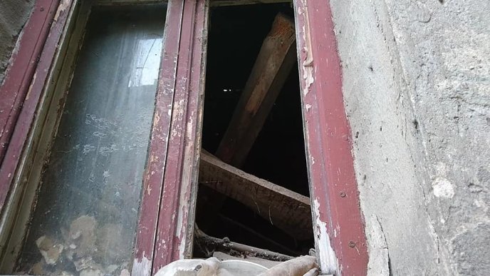 У центрі Ужгорода у приватному будинку обвалилася стеля – 05