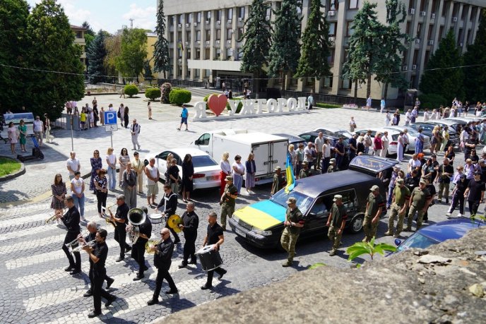 В Ужгороді попрощались із молодим захисником – 07 В Ужгороді попрощались із молодим захисником – 07
