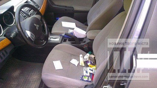 За вчорашню ніч у Мукачеві пограбували аж чотири автомобілі (ФОТО) – 01 За вчорашню ніч у Мукачеві пограбували аж чотири автомобілі (ФОТО) – 01