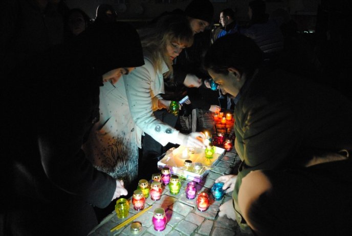 Жертв подій 18 лютого в Києві вшанували мітингом-реквієм у Мукачеві (ФОТО) – 09