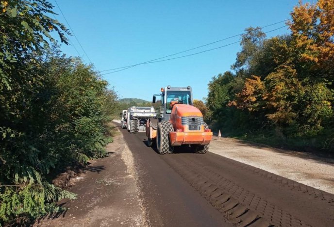На Мукачівщині ремонтують дорогу між селами Верхня Визниця і Лісарня – 02