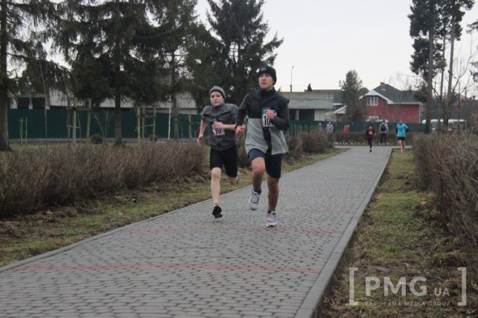 У мукачівському Парку Перемоги відбувся "Забіг закоханих" – 12