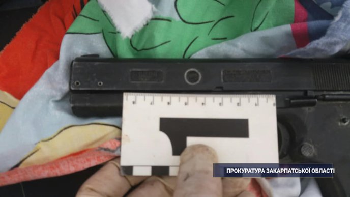 У мукачівця виявили арсенал зброї – 02 У мукачівця виявили арсенал зброї – 02