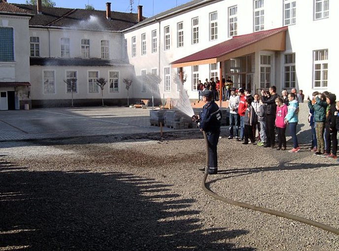 Рятувальники Воловеччини та Виноградівщини провели пізнавальні акції для дітей – 03
