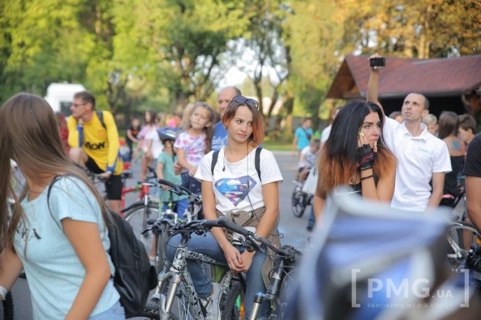 Миттєвості велозаїзду у Мукачеві: фоторепортаж із "Літньої зустрічі цімборів" – 34