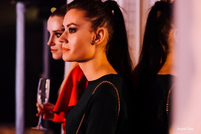 Мода заради життя: на Закарпатті відбувся ІІІ-й благодійний показ мод дизайнерки Роксолани Новак – 173