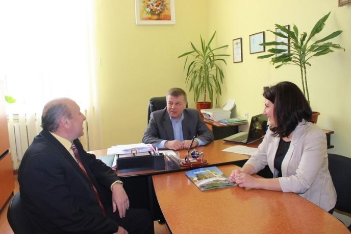 Десант з УжНУ "висадився" у Мукачівському кооперативному коледжі – 01