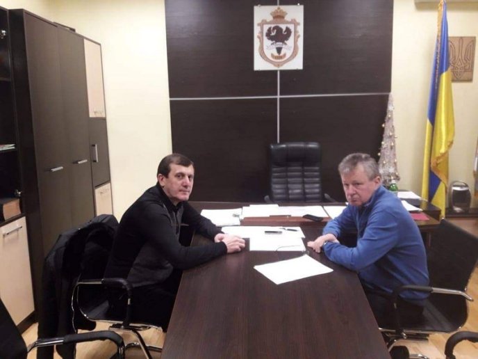 "Готовий до конструктивного діалогу з усіма громадами Тячівщини й Рахівщини", – нардеп Василь Петьовка – 02