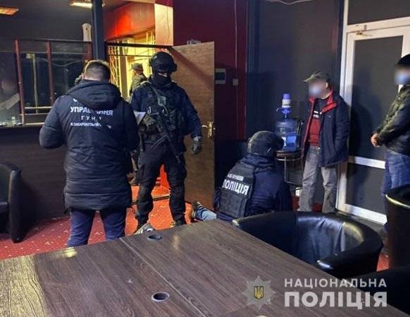 В Ужгороді поліція провела ряд обшуків – 01