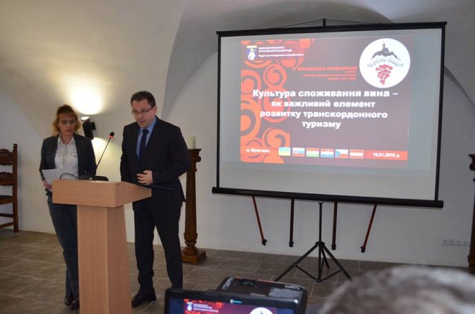 У Мукачеві відбулась міжнародна конференція з винного туризму – 06