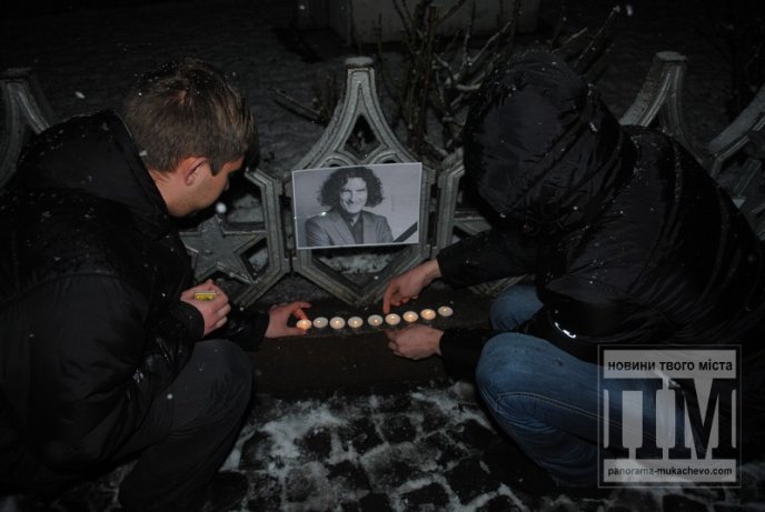 У Мукачеві теж вшанували пам’ять Кузьми Скрябіна запаленням свічок (ФОТО) – 05 У Мукачеві теж вшанували пам’ять Кузьми Скрябіна запаленням свічок (ФОТО) – 05