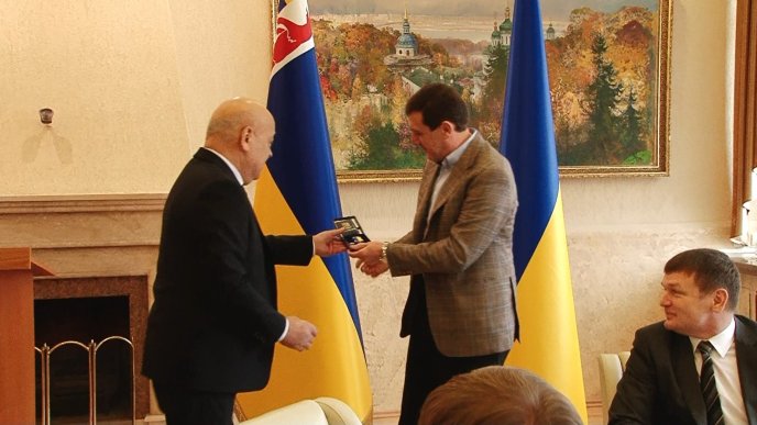 Народний депутат Василь Петьовка отримав найвищу відзнаку «За заслуги перед Закарпаттям» – 03