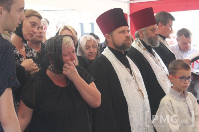 Мукачівці прощаються із загиблим бійцем АТО Олексієм Калабішкою – 11