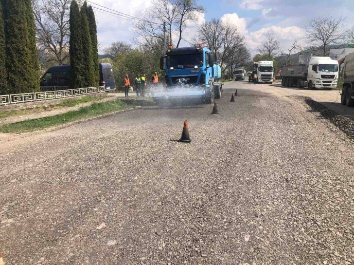 Ще одну дорогу відремонтують на Закарпатті: роботи вже почали – 01