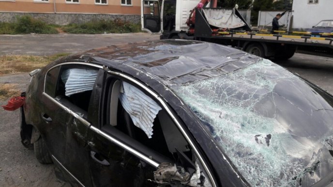 ДТП у Мукачеві: водій іномарки "Фольксваген" зніс огорожу – 03