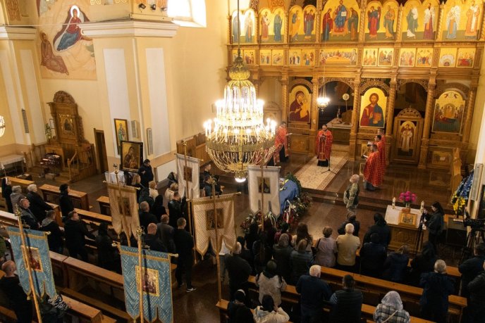 У Мукачеві поховали військового, який із перших днів війни був на фронті – 07