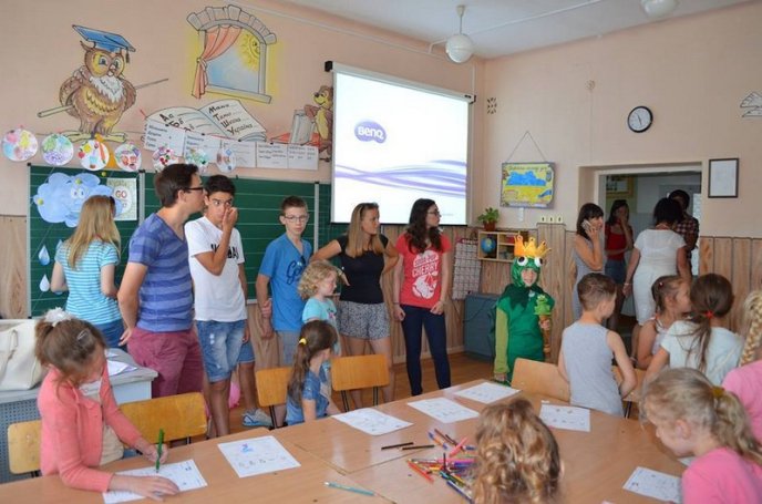 Літній відпочинок з користю або Як мукачівська дітвора вчить іноземні мови – 01