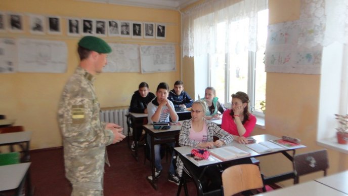 Прикордонники Мукачівського загону відзначили День пам’яті та примирення – 01