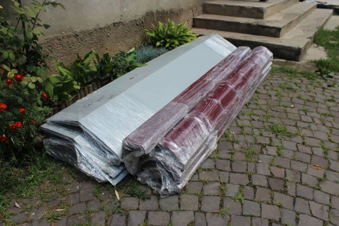 На одній з багатоповерхівок Мукачева відремонтують дах – 03