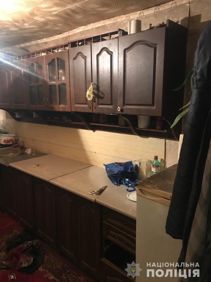 Вночі закарпатка намагалась вбити свого співмешканця. Зараз чоловік у реанімації – 02 Вночі закарпатка намагалась вбити свого співмешканця. Зараз чоловік у реанімації – 02