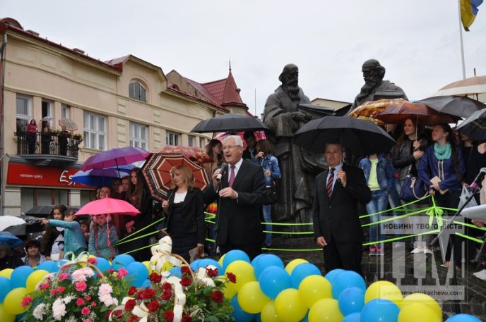 Парад випускників в центрі Мукачева: як це було (ФОТО) – 29