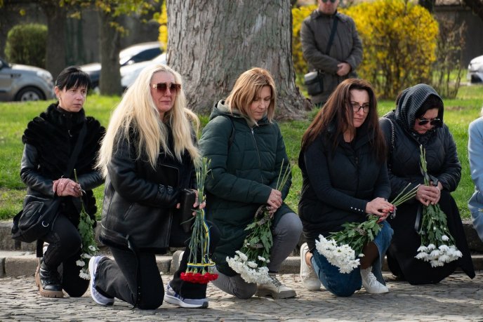 Поховали закарпатця, який добровольцем пішов захищати Україну – 07 Поховали закарпатця, який добровольцем пішов захищати Україну – 07