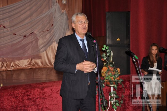 У міському Будинку школярів вітали ветеранів педагогічної ниви (ФОТО) – 13