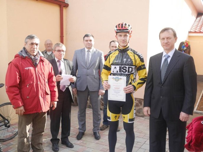 В Ужгороді відкрили туристичний велоцентр – 07