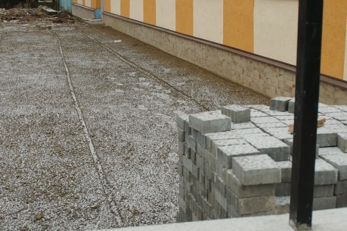 У Мукачеві триває реконструкція будівлі для НВК "Гармонії" – 01