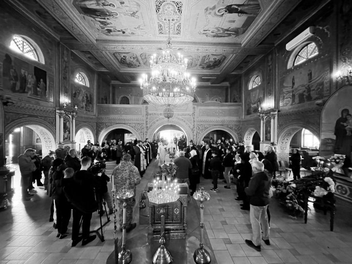 До війни працював водієм: в області попрощались із полеглим Героєм – 06