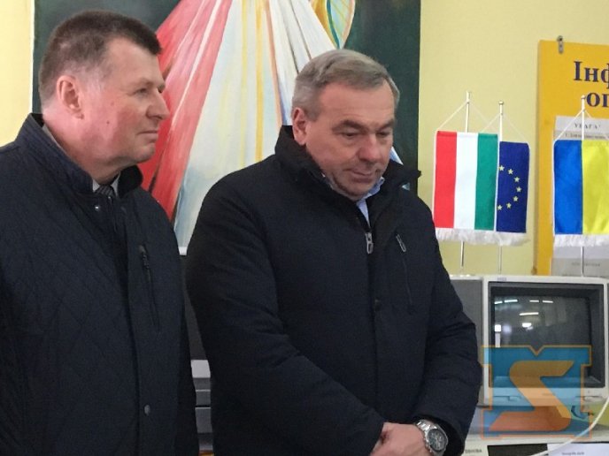 Угорщина передала Великоберезнянській ЦРЛ рентгенівське обладнання – 02