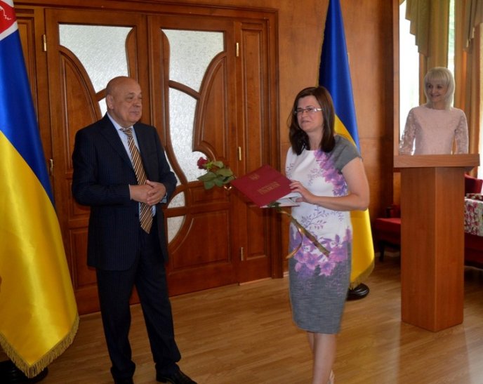 В Ужгороді вітали багатодітних матерів із різних районів Закарпаття – 01 В Ужгороді вітали багатодітних матерів із різних районів Закарпаття – 01