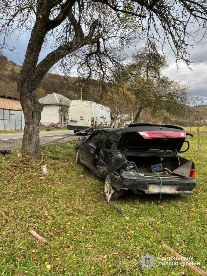 На Закарпатті сталась аварія. Постраждав один із водіїв – 01 Аварія у селищі Воловець