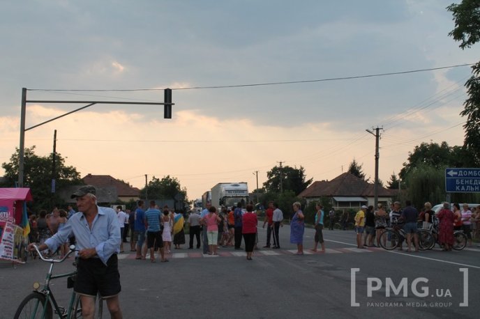 Мешканці Ракошина не збираються відкривати трасу міжнародного сполучення "Київ-Чоп" – 20