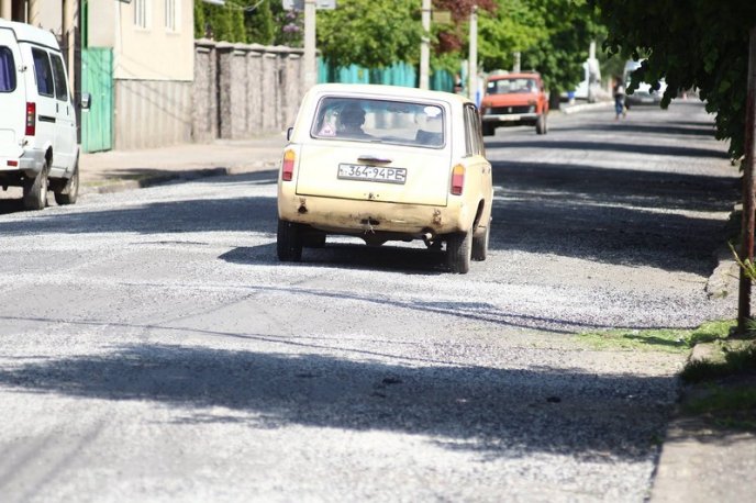 У Мукачеві похвалились новим методом ремонту доріг – 06 У Мукачеві похвалились новим методом ремонту доріг – 06