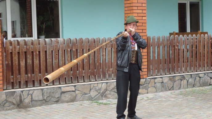 В Ясіня проводжали вівчарів на полонини – 01