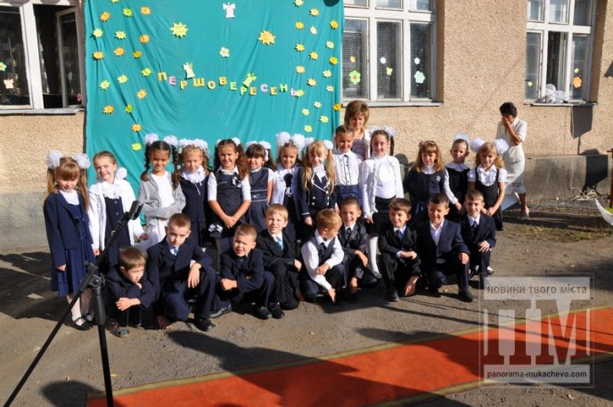 У Мукачівській ЗОШ №7 відбулось урочисте свято Першого дзвоника (ФОТОРЕПОРТАЖ) – 33